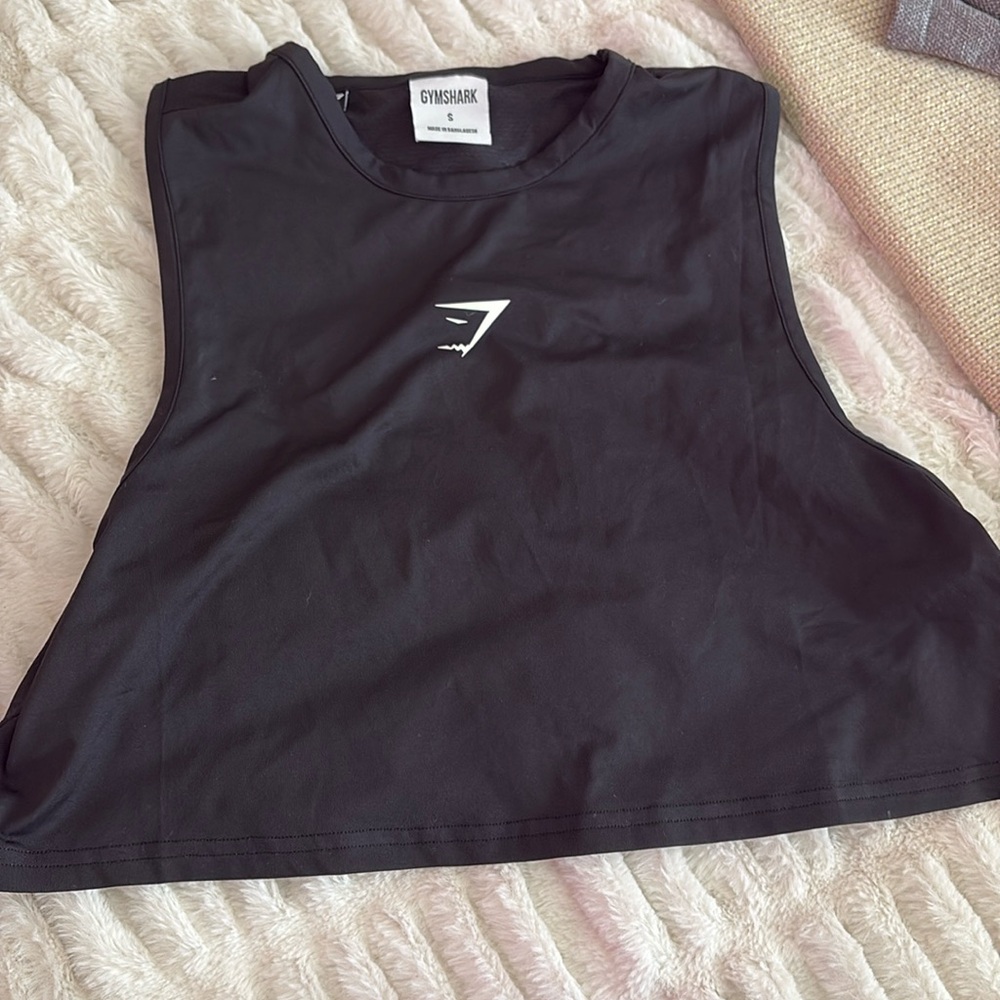 Gym shark top